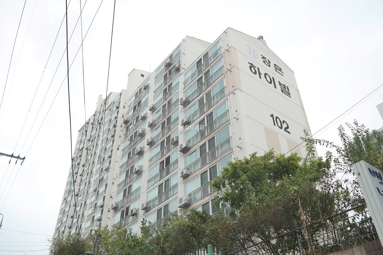 Building entrance with signage