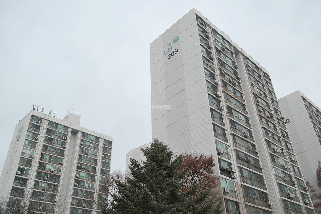 Building entrance with signage