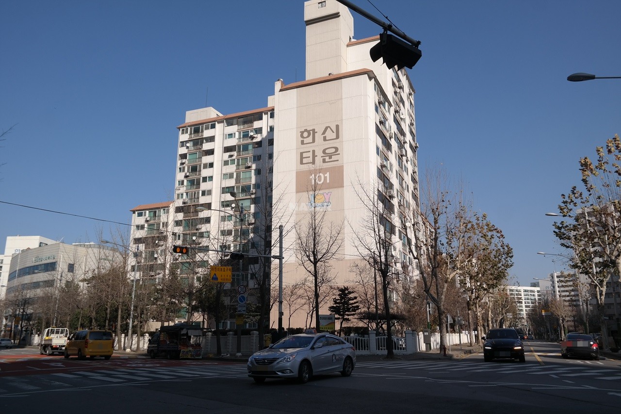 Building entrance with signage