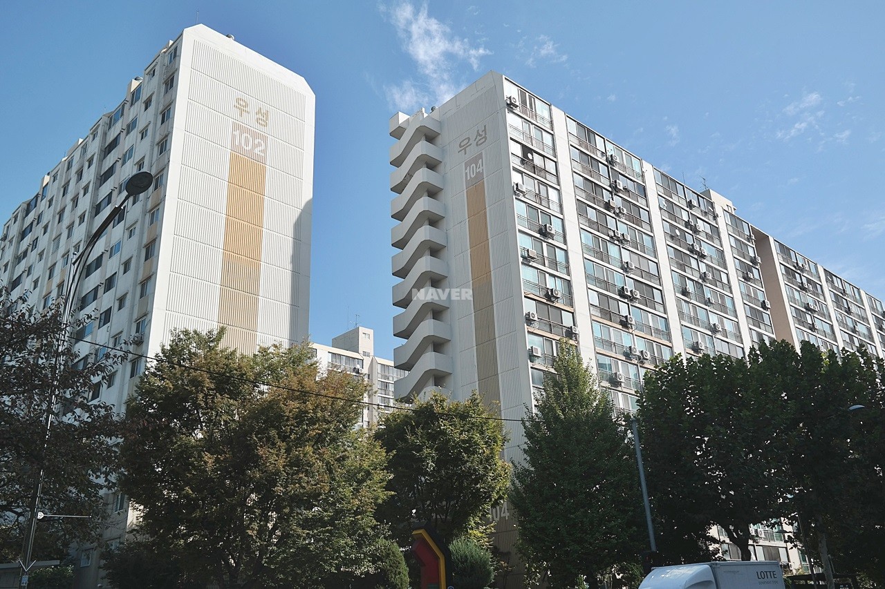 Building entrance with signage