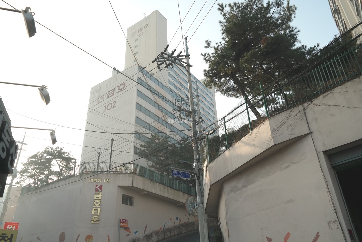 Building entrance with signage