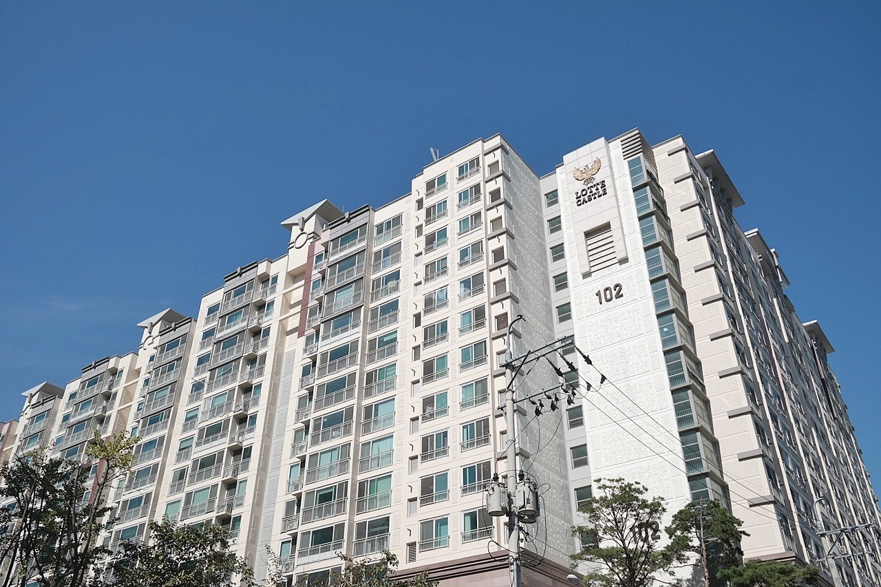 Building entrance with signage