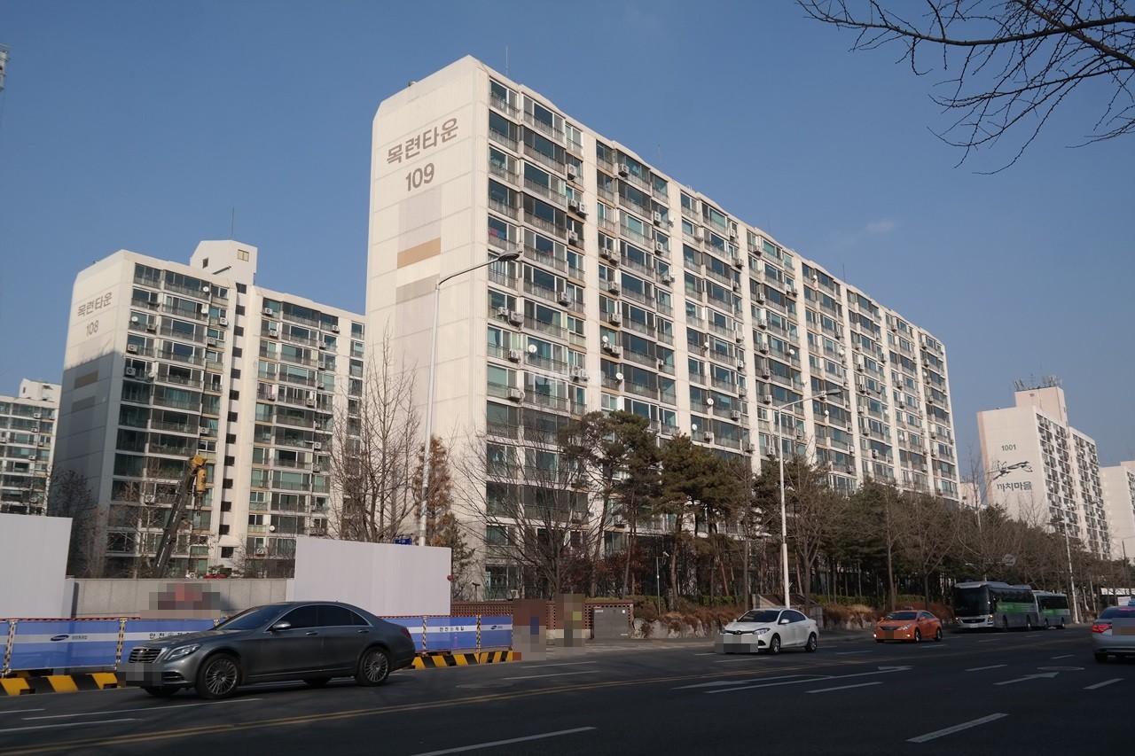 Building entrance with signage