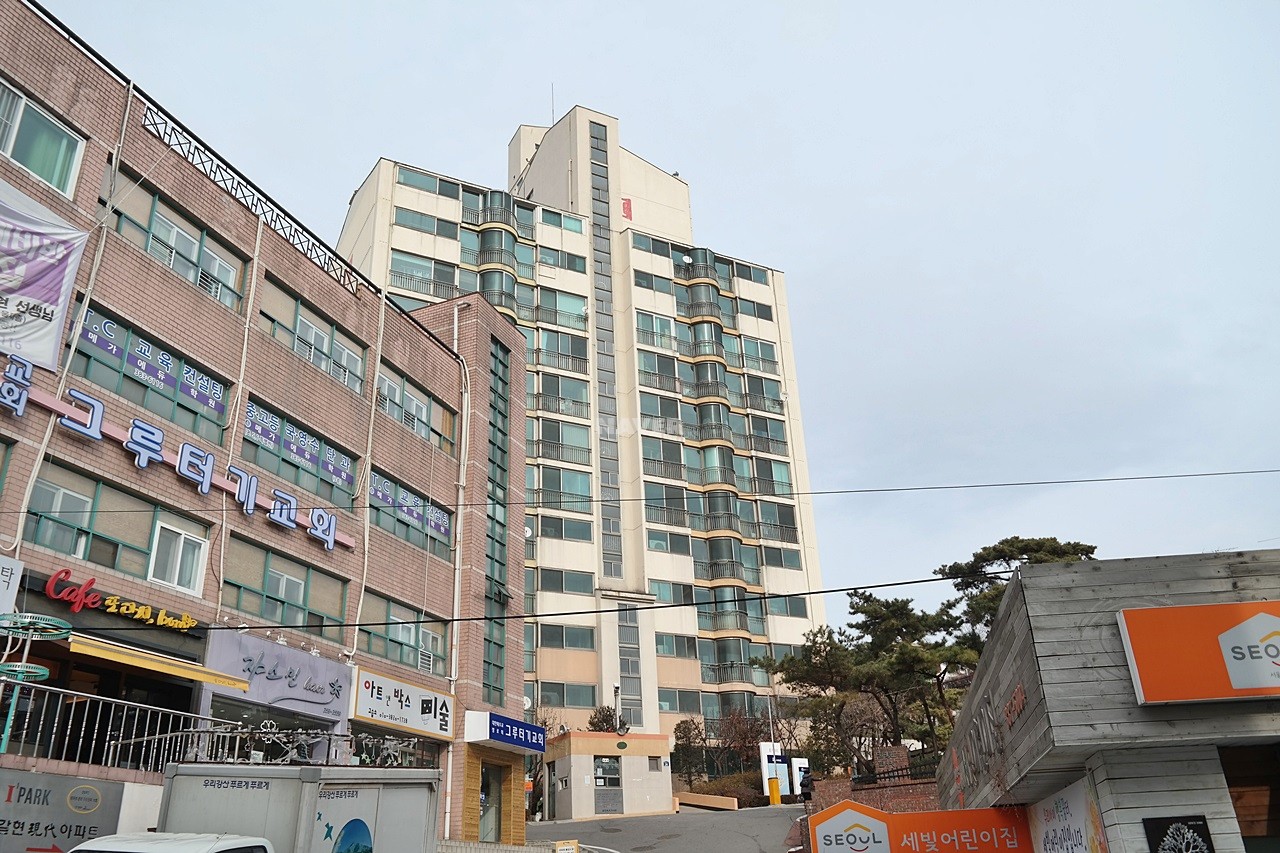 Building entrance with signage