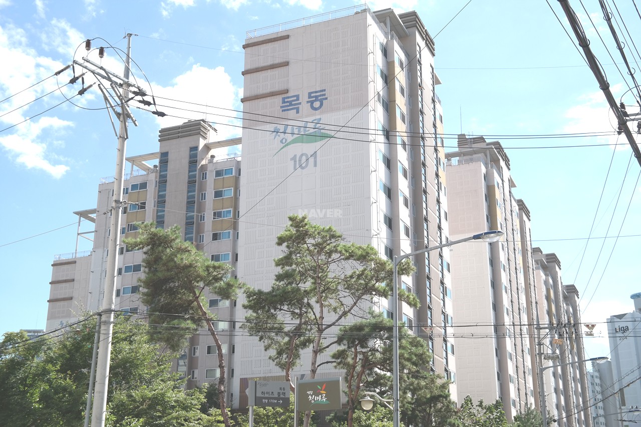 Building entrance with signage