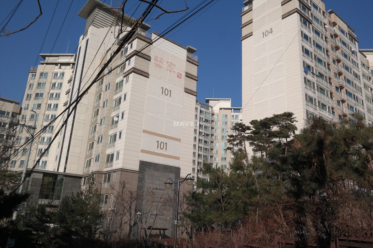 Building entrance with signage