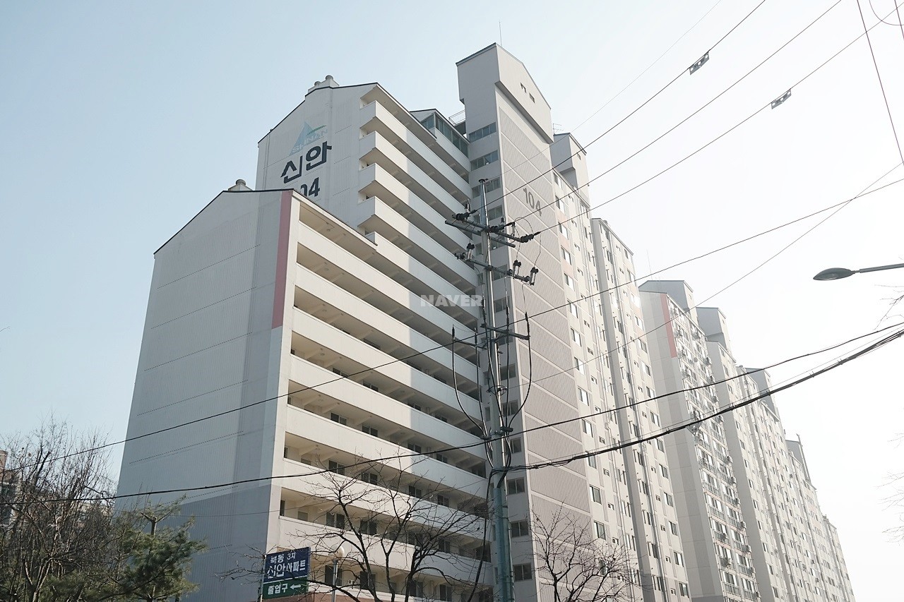 Building entrance with signage