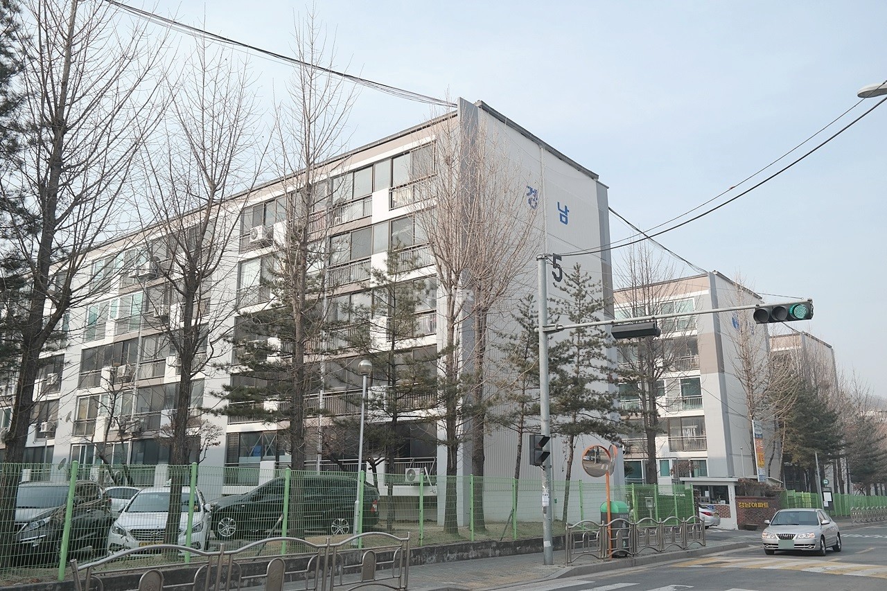 Building entrance with signage