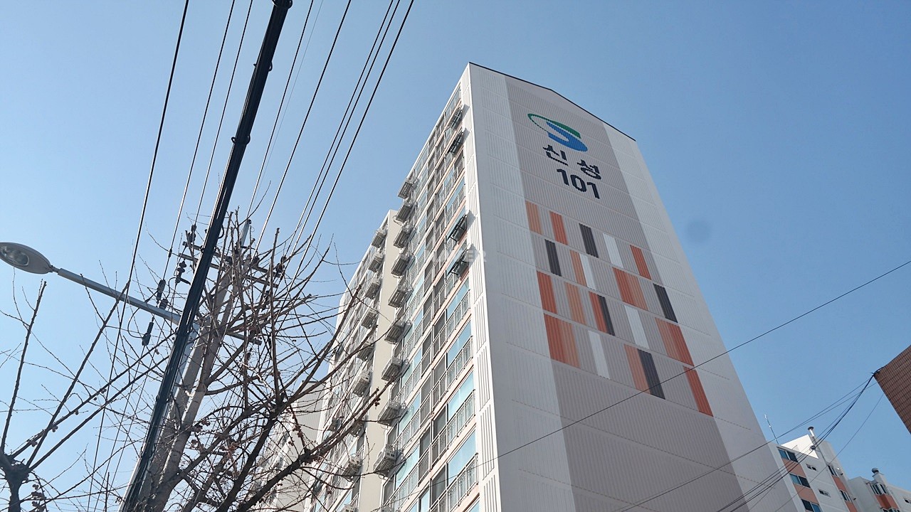 Building entrance with signage