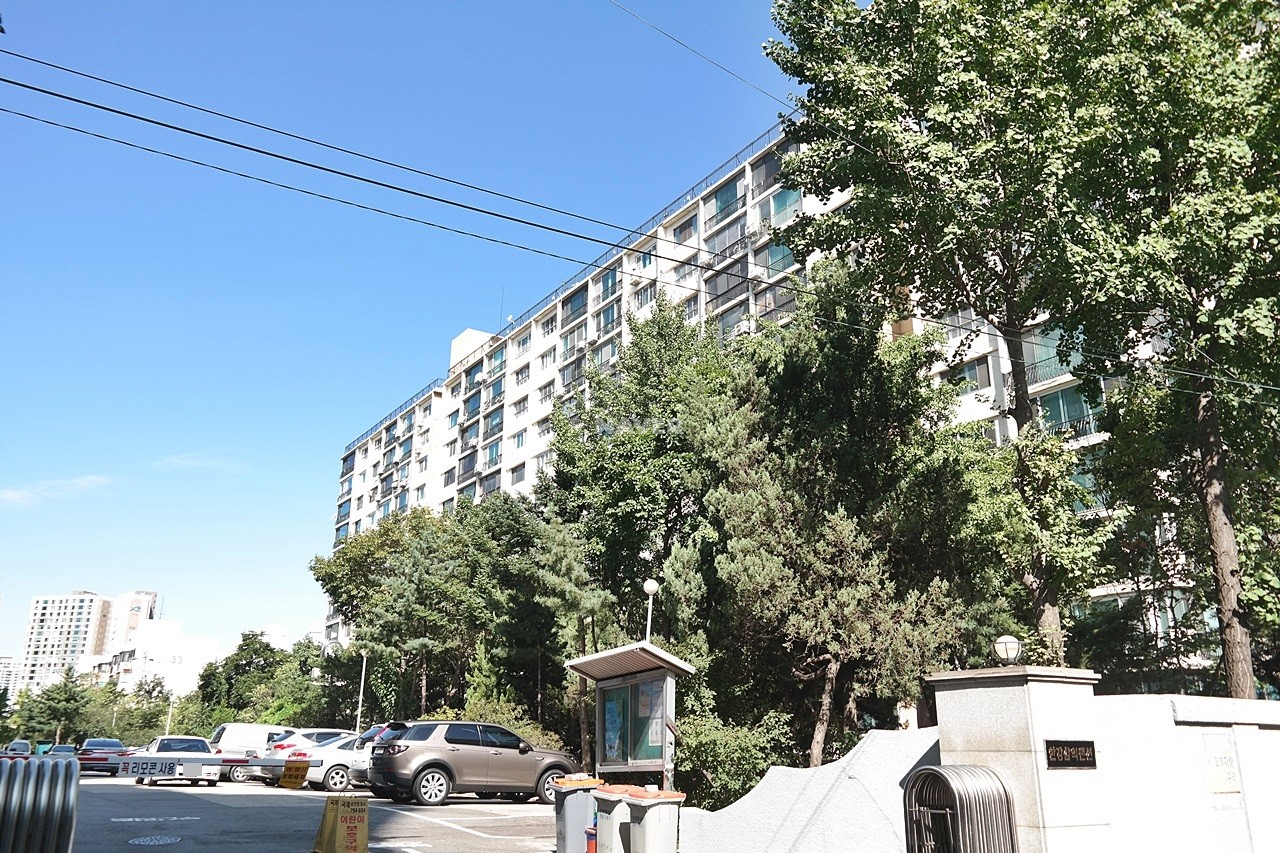 Building entrance with signage