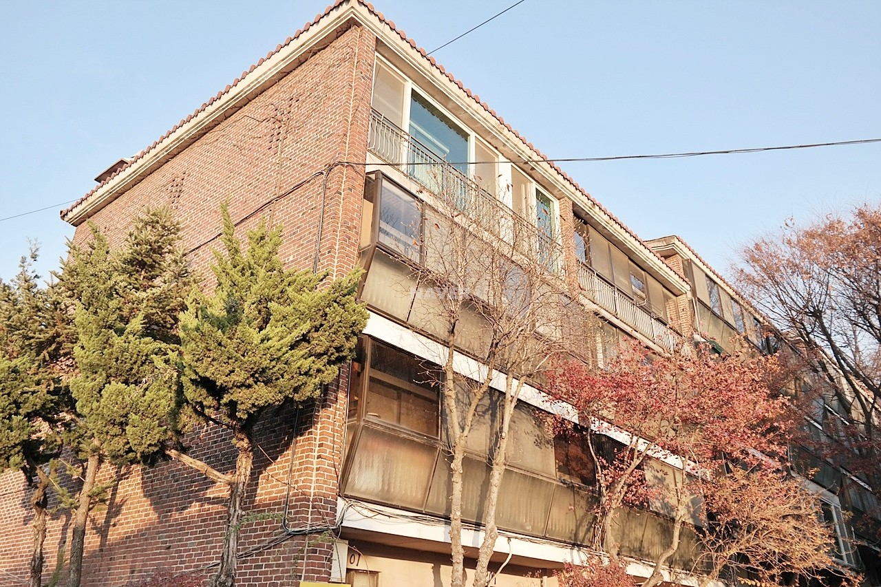 Building entrance with signage