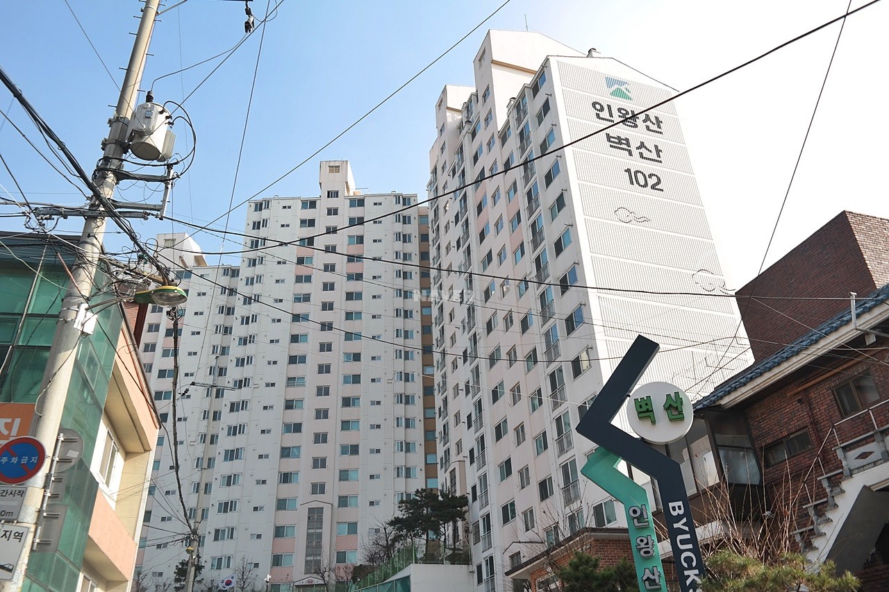 Building entrance with signage