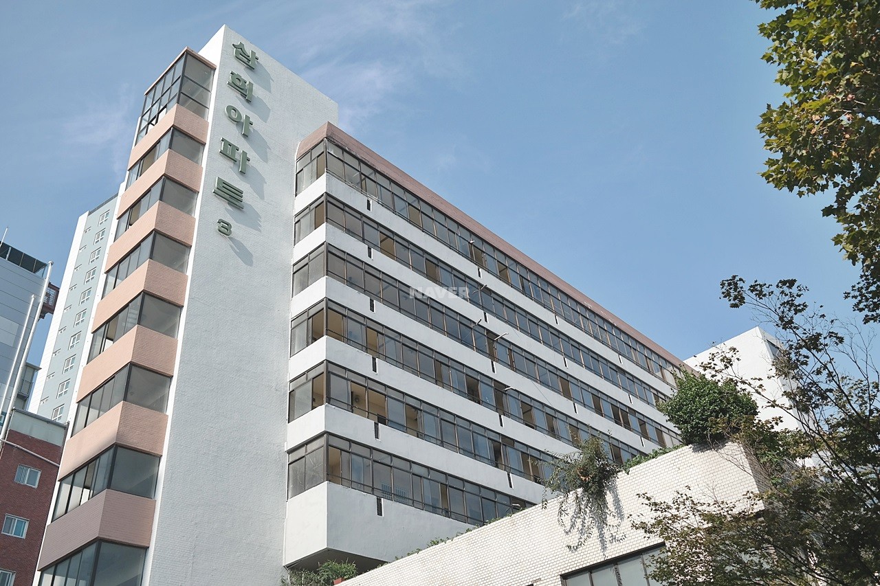 Building entrance with signage