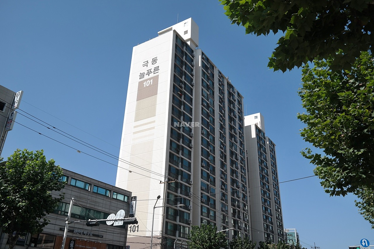 Building entrance with signage