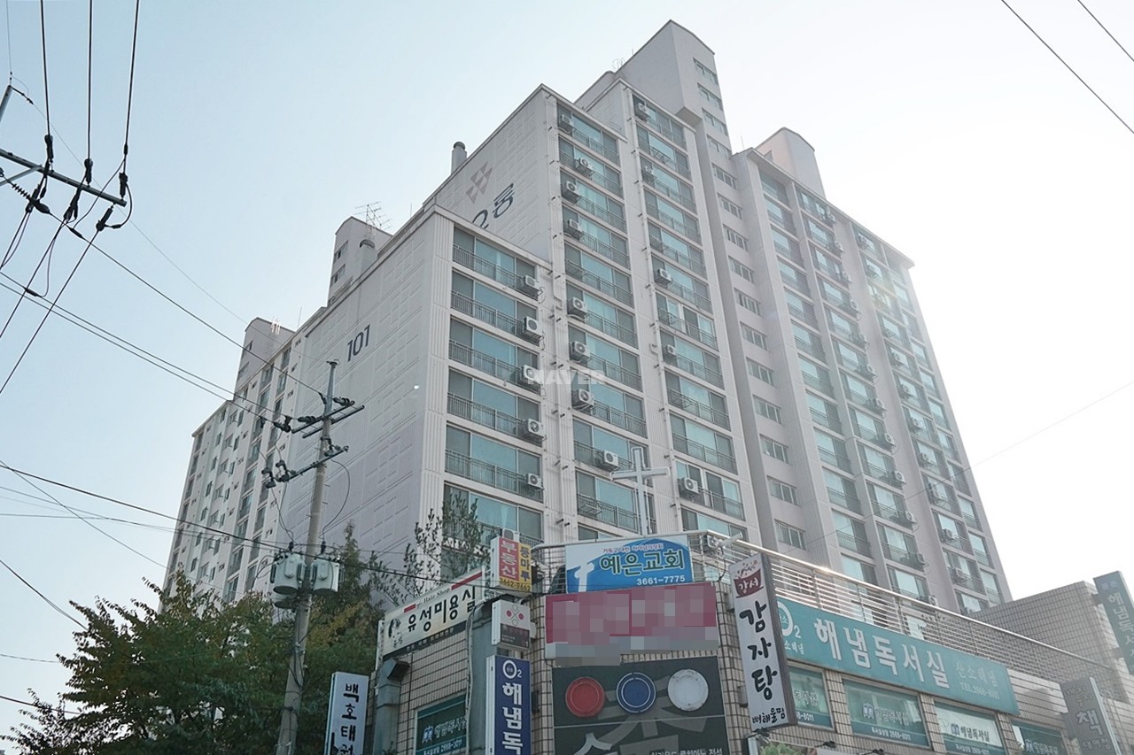 Building entrance with signage