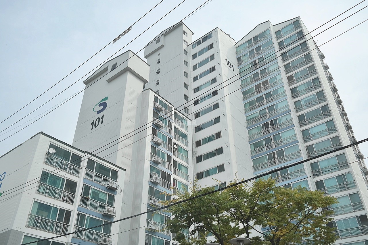 Building entrance with signage