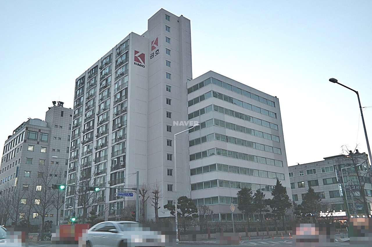 Building entrance with signage