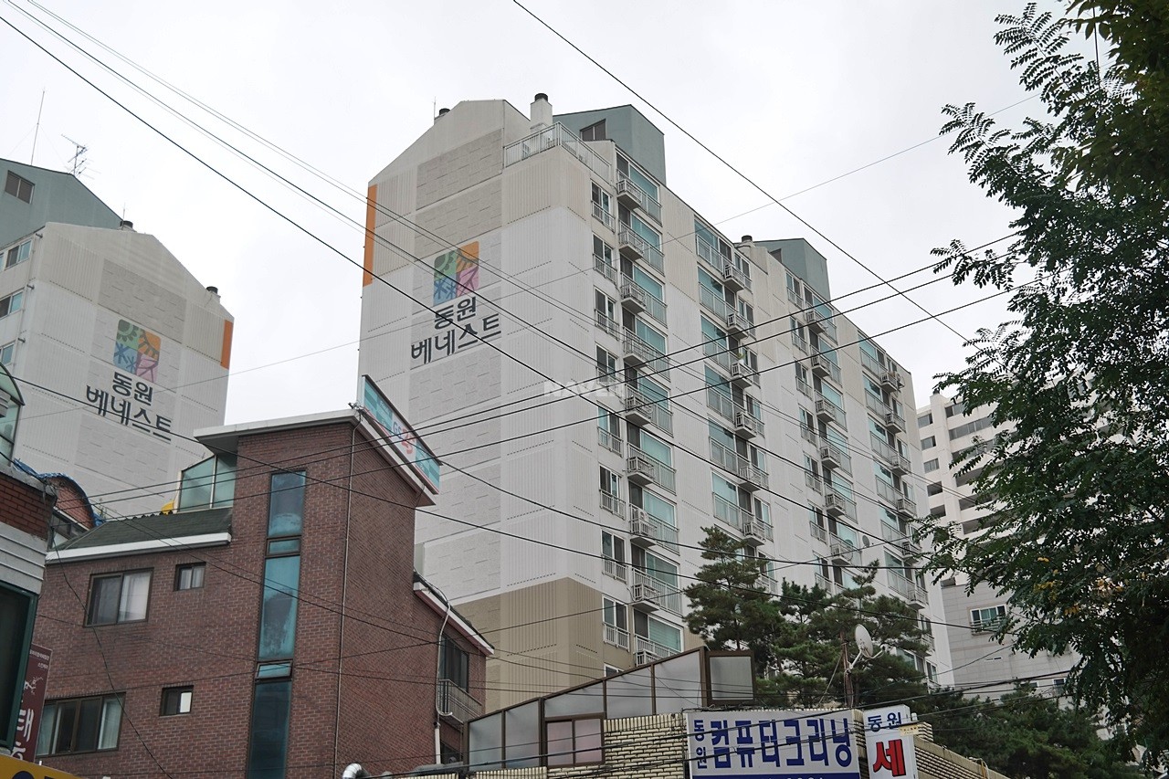 Building entrance with signage