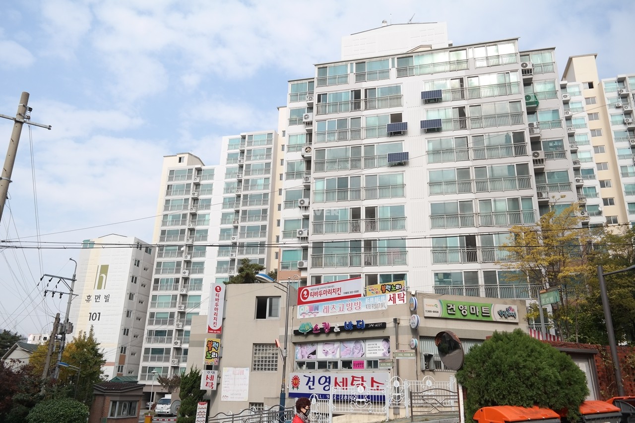 Building entrance with signage