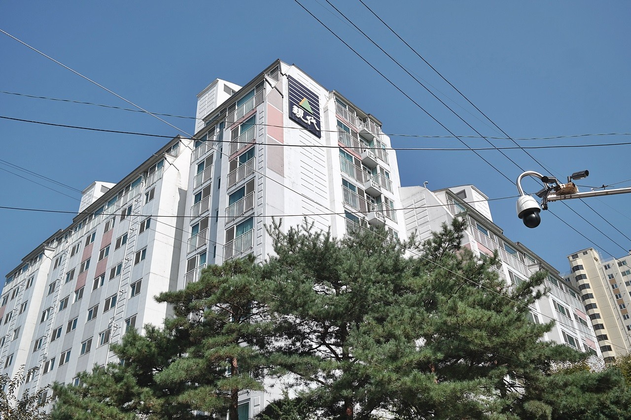 Building entrance with signage