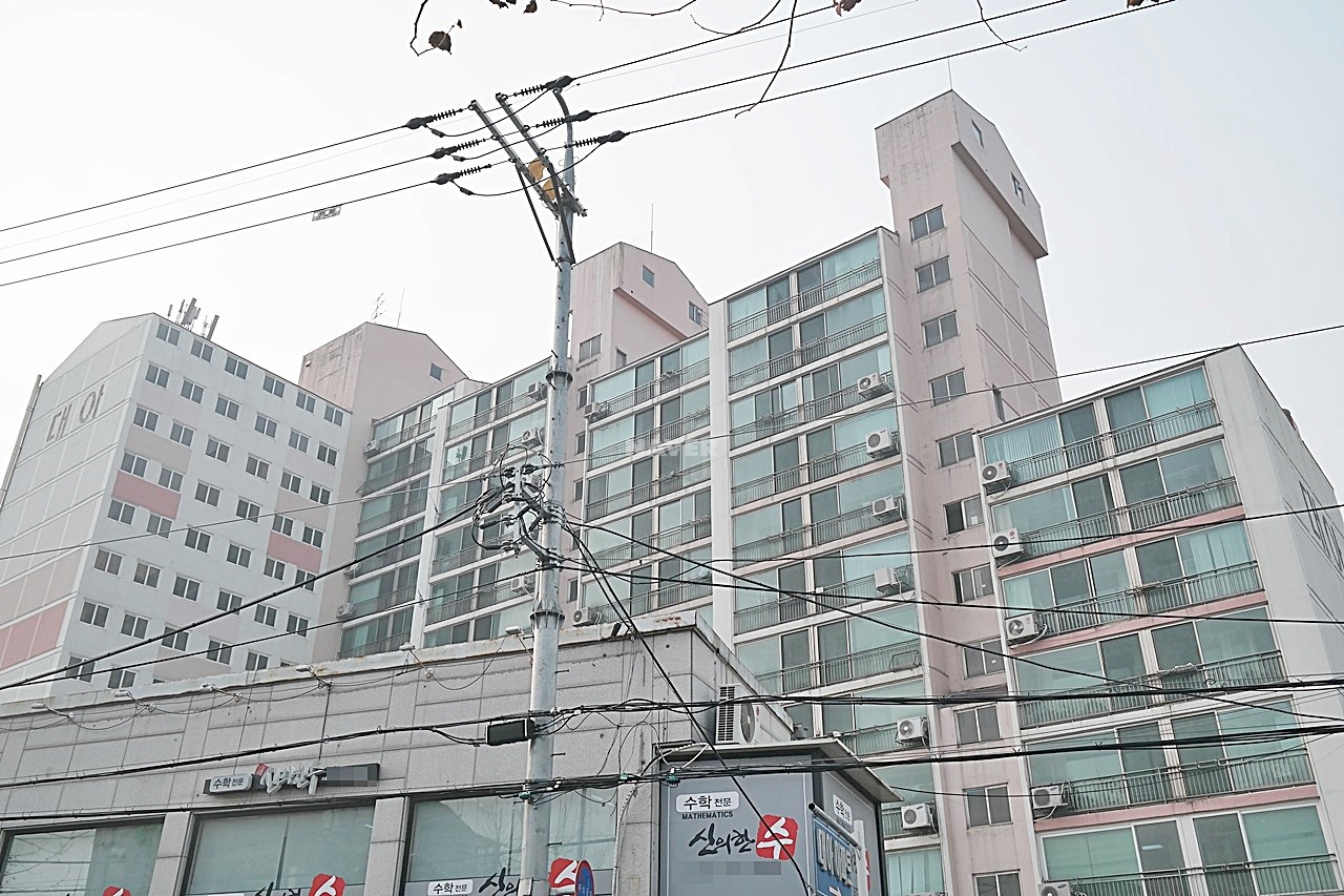 Building entrance with signage