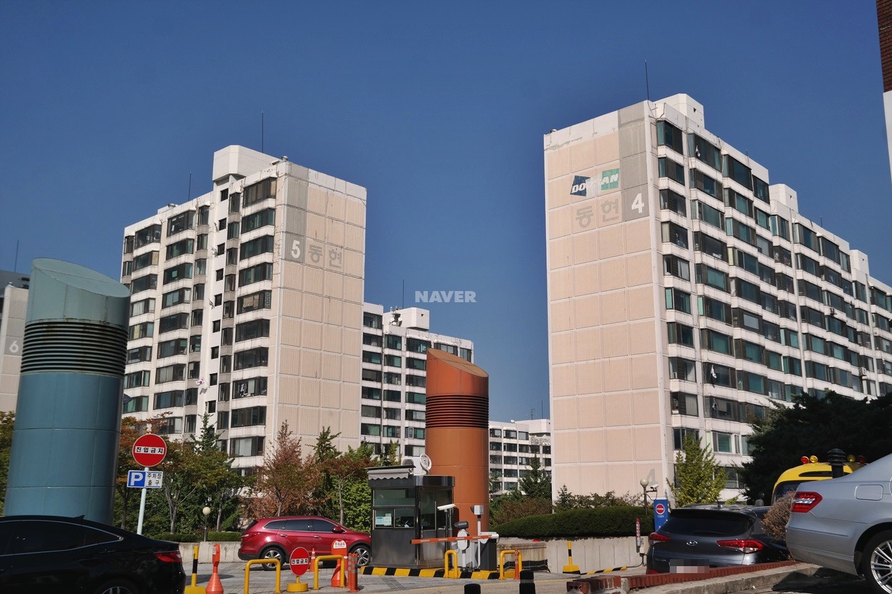 Building entrance with signage