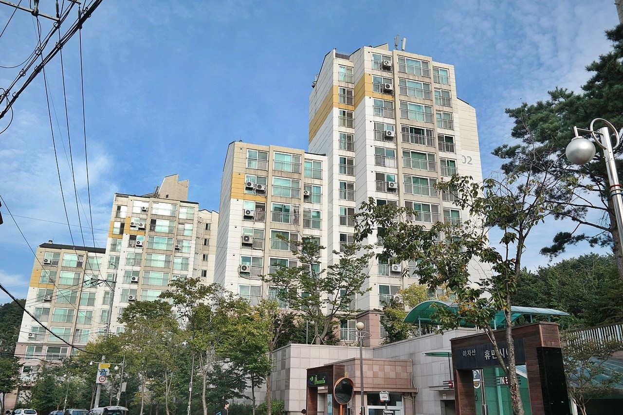 Building entrance with signage