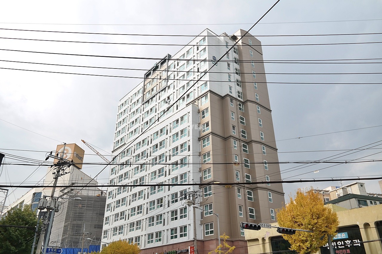 Building entrance with signage