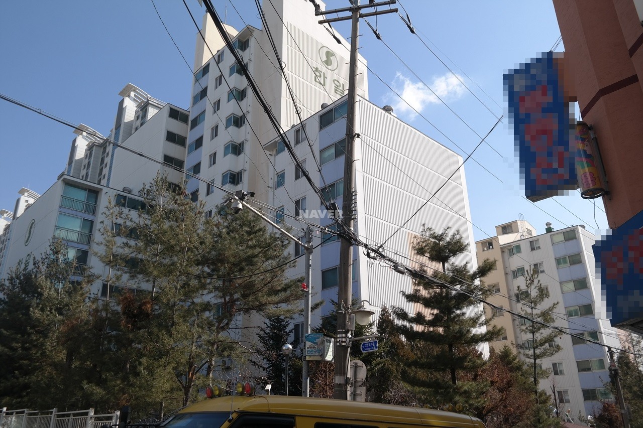 Building entrance with signage