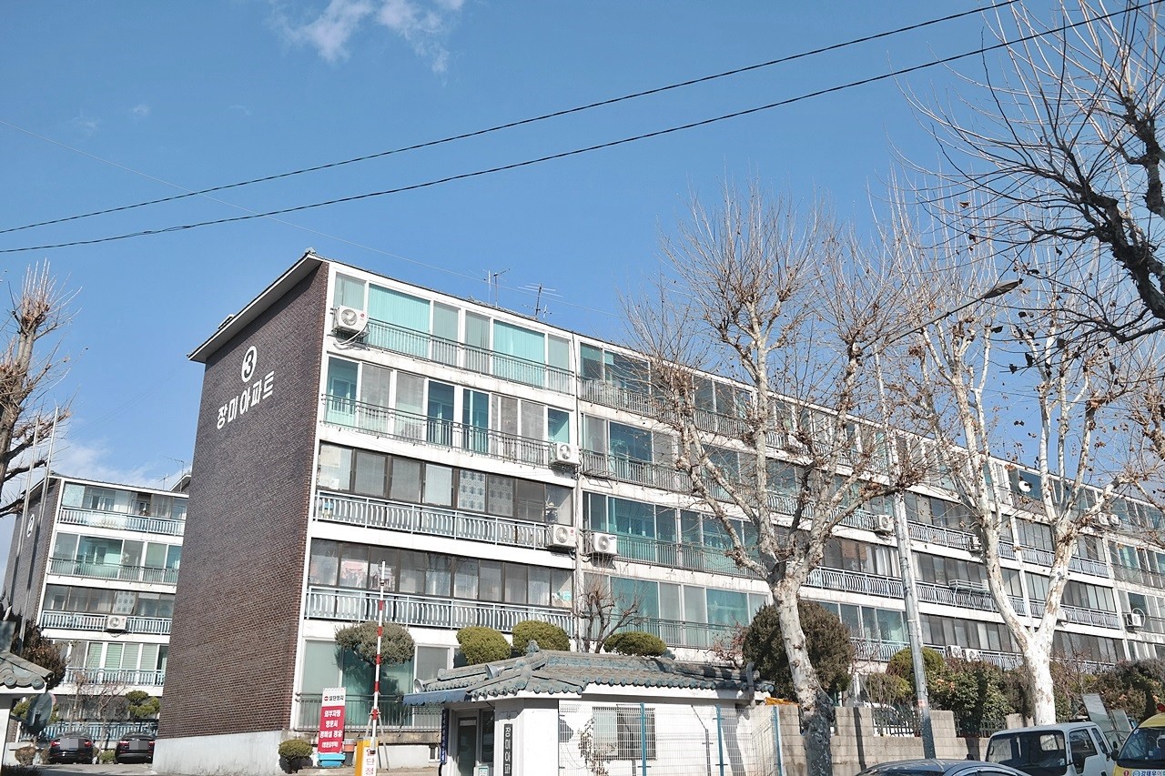 Building entrance with signage