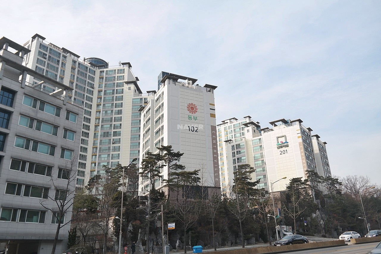 Building entrance with signage