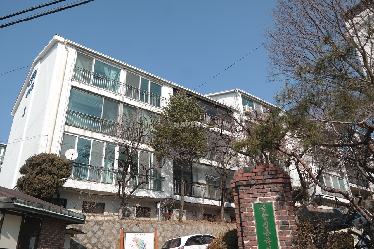 Building entrance with signage