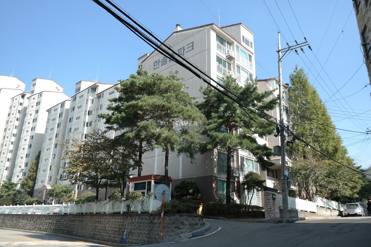 Building entrance with signage