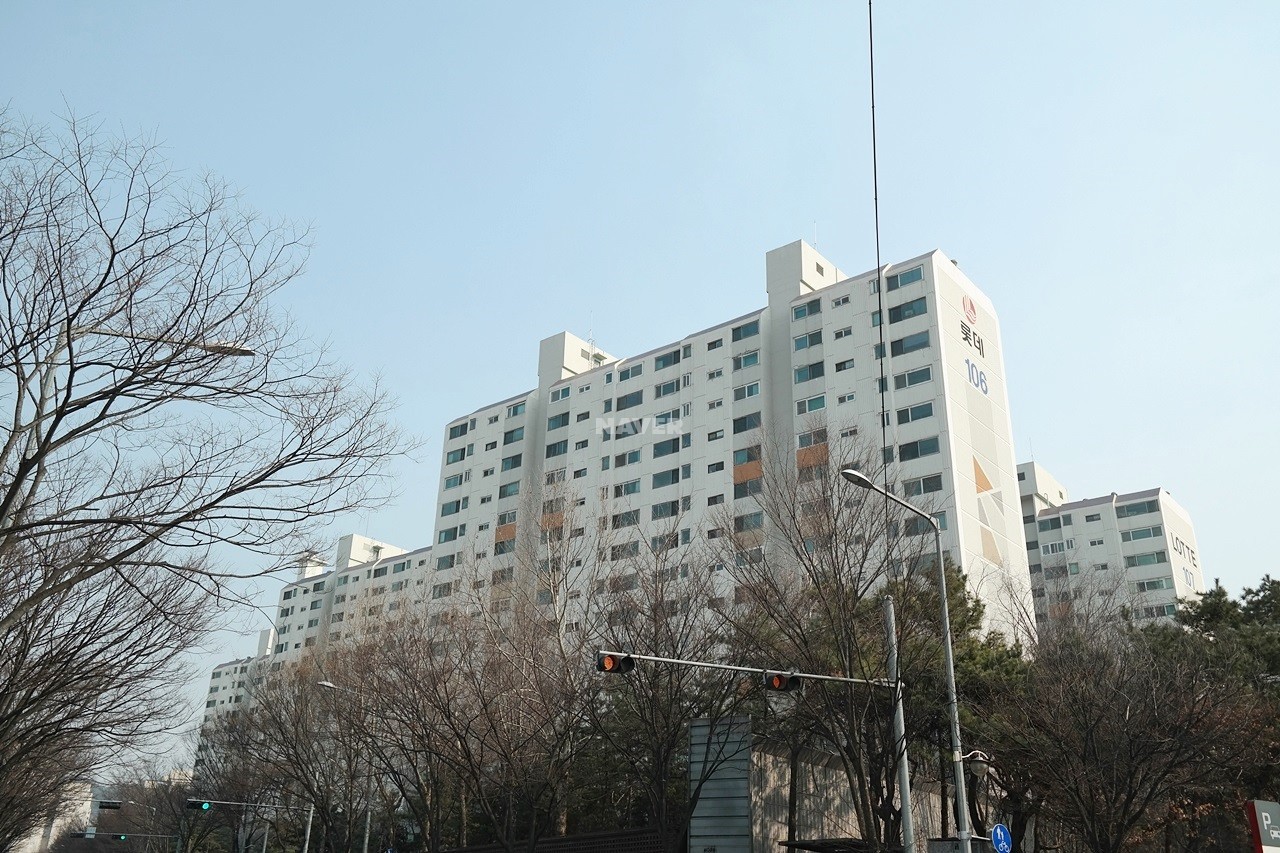 Building entrance with signage