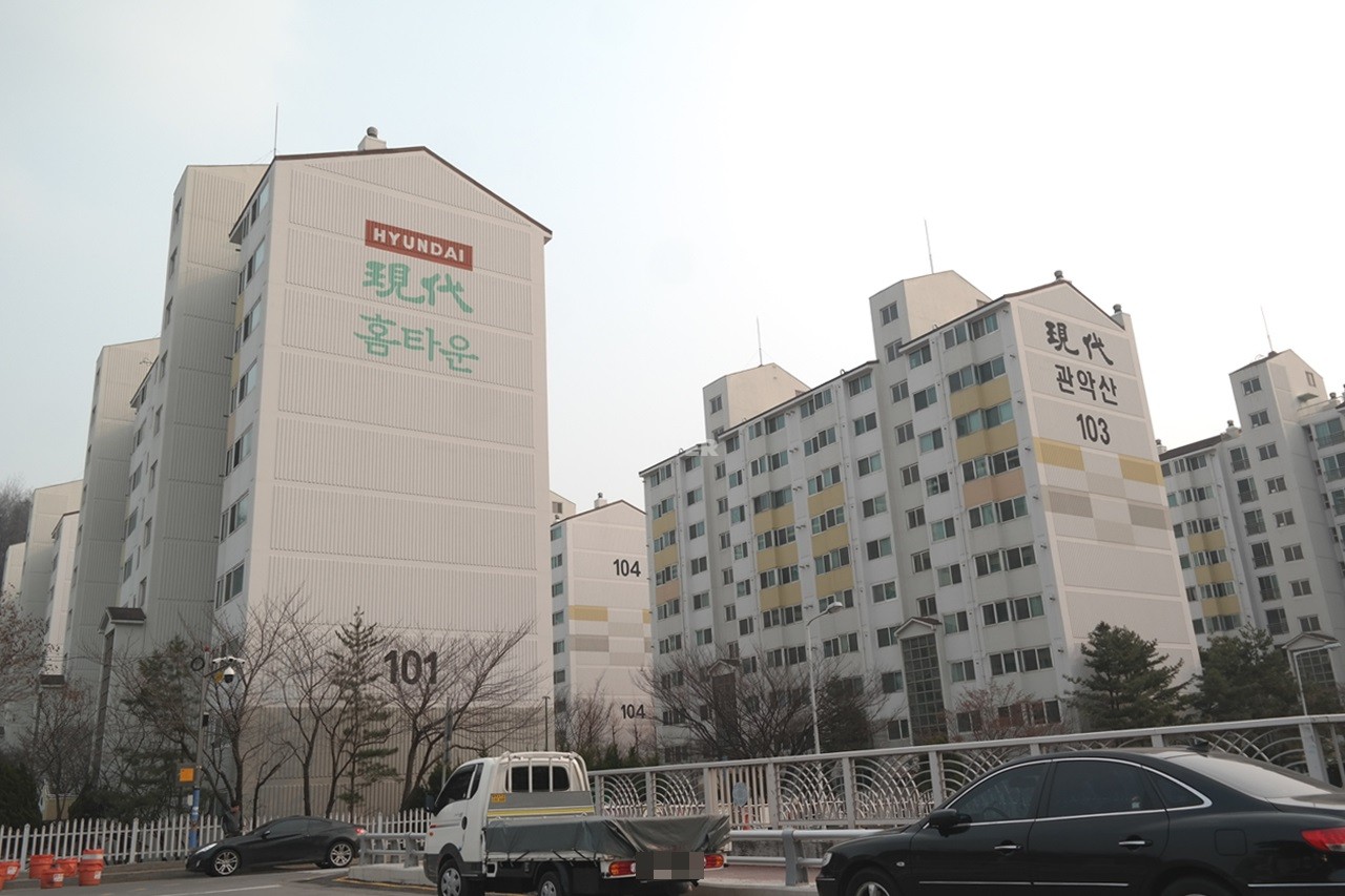 Building entrance with signage