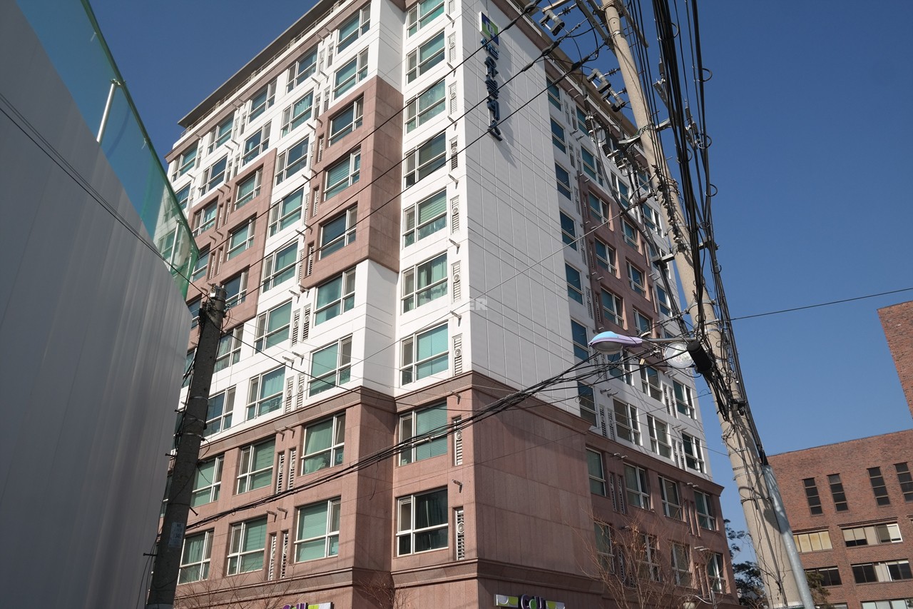 Building entrance with signage