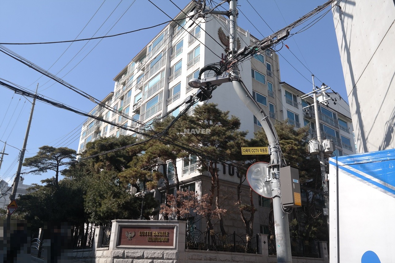 Building entrance with signage