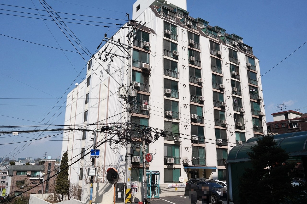 Building entrance with signage