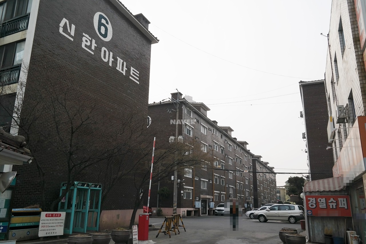 Building entrance with signage