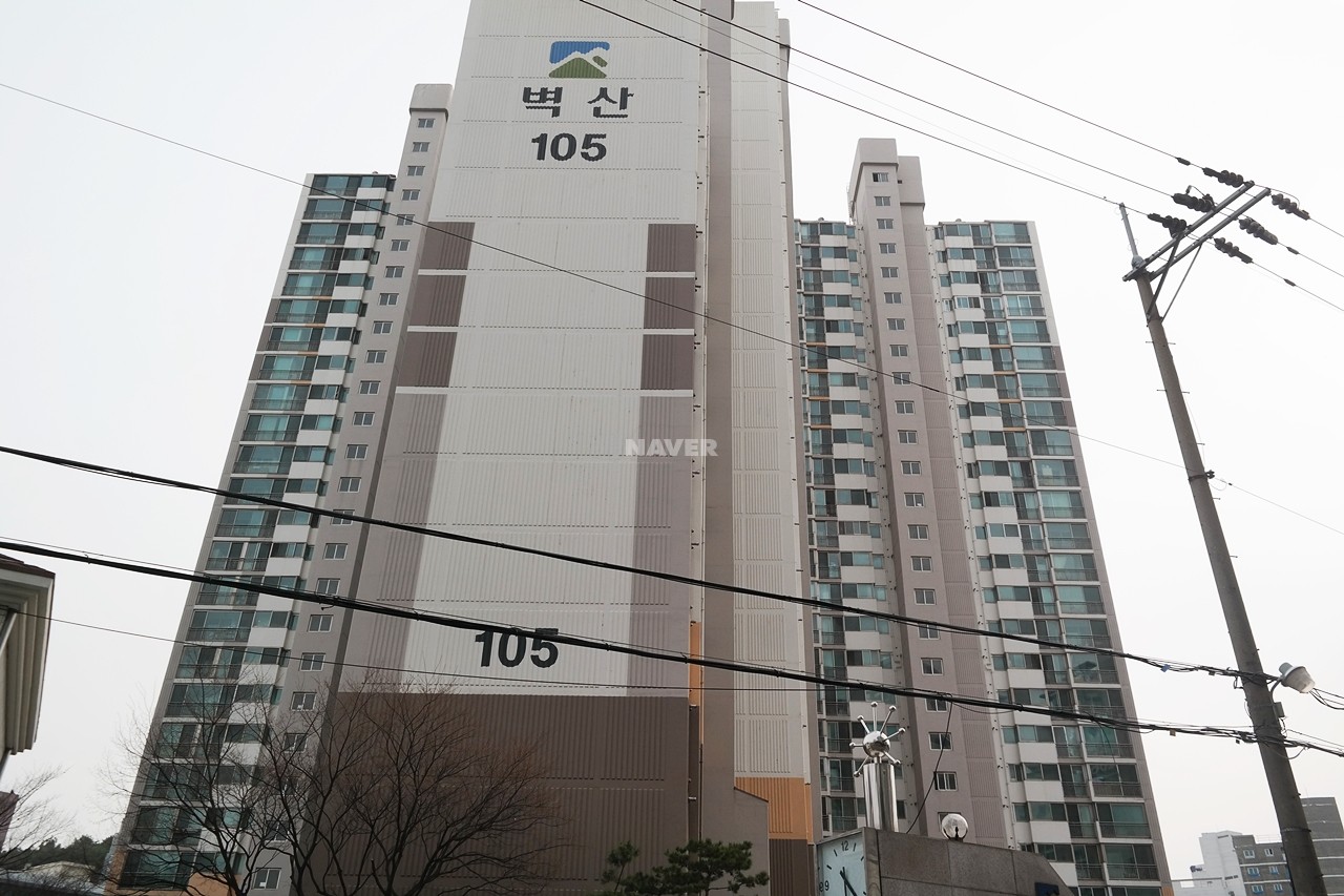 Building entrance with signage