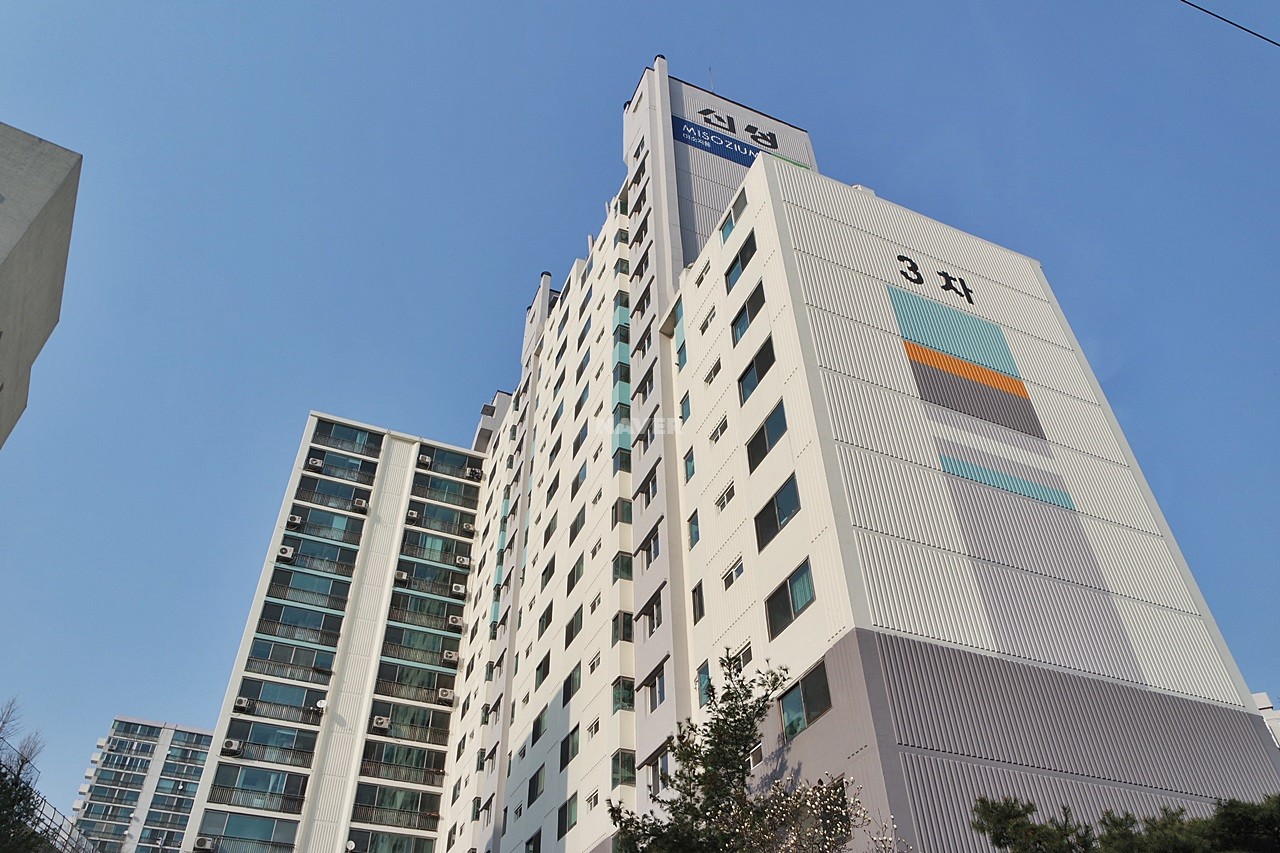 Building entrance with signage