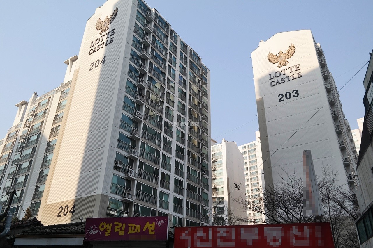 Building entrance with signage