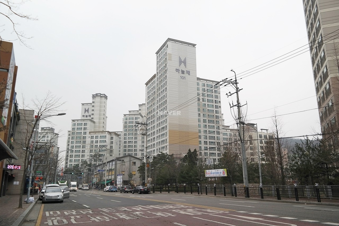 Building entrance with signage