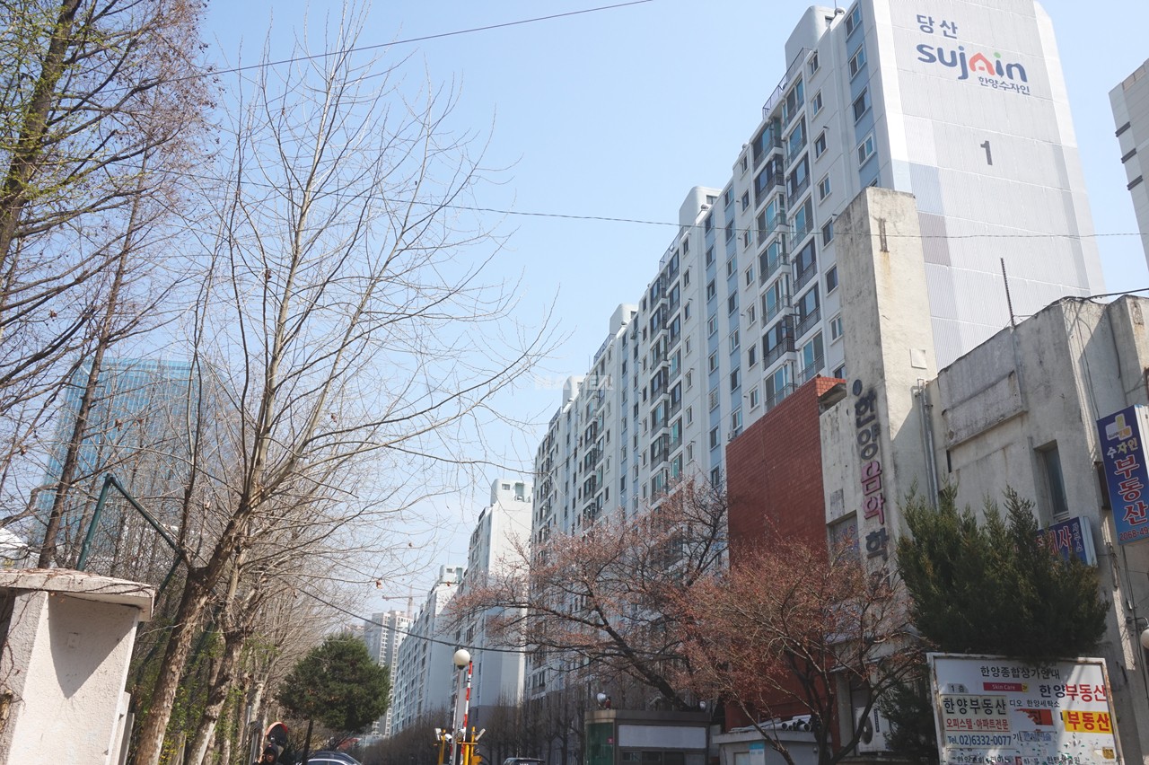 Building entrance with signage