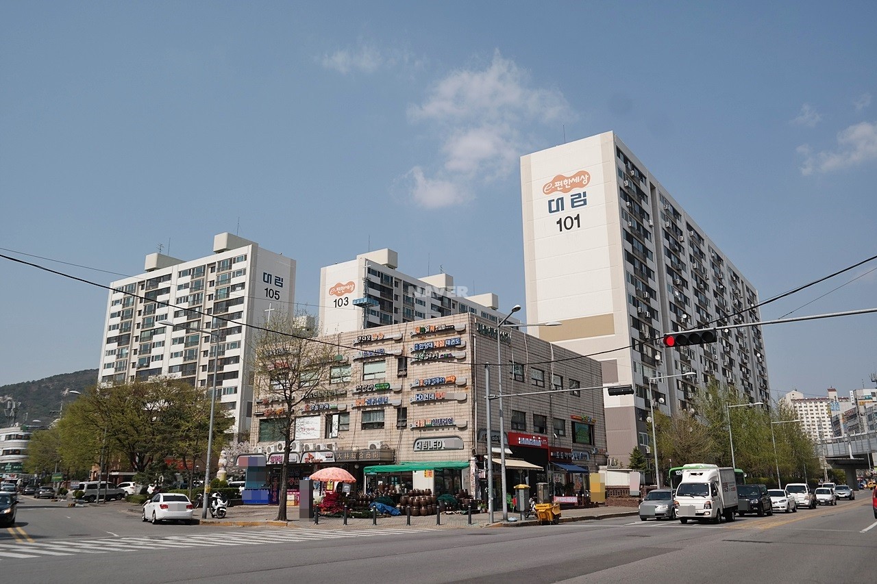 Building entrance with signage