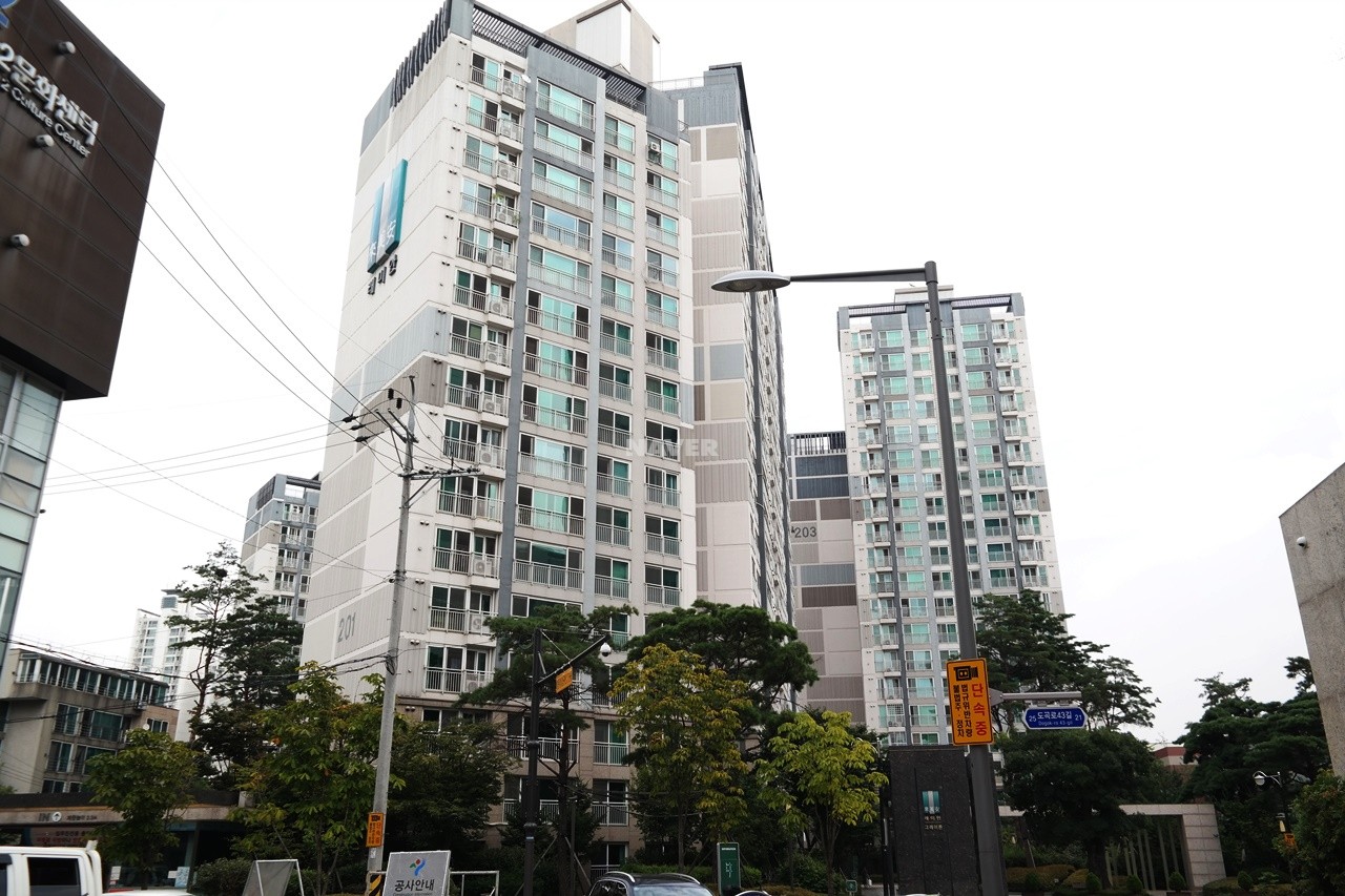 Building entrance with signage