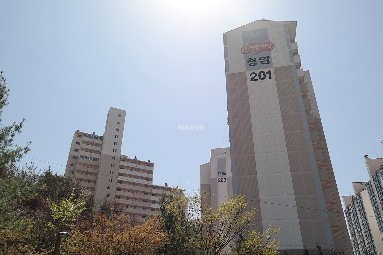 Building entrance with signage