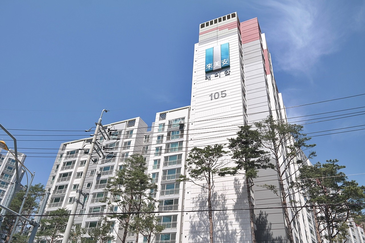 Building entrance with signage