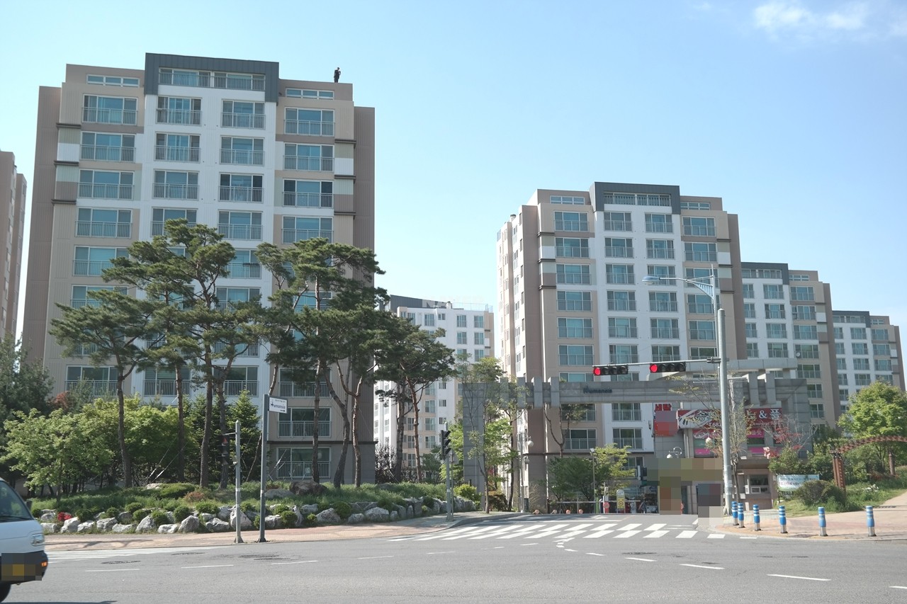Building entrance with signage