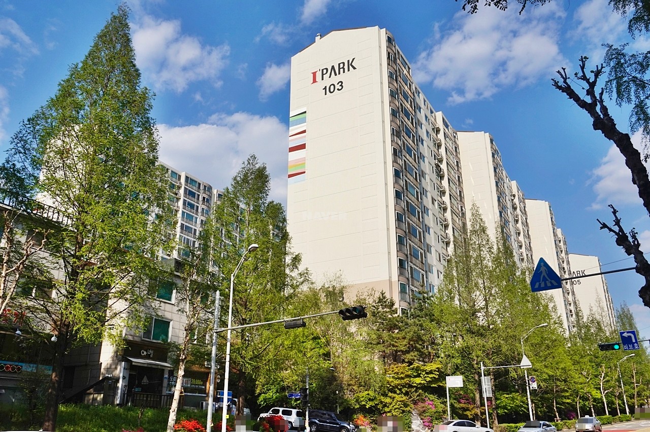Building entrance with signage